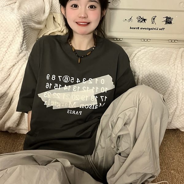 セレブ多数愛用メゾン マルジェラ 偽物 ナンバリング MM6 ロゴ Tシャツ 3色 Mab30548